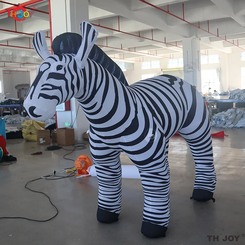 Dekoracja dmuchana zebra koń kreskówka o wysokości 6m na imprezy i wydarzenia świąteczne