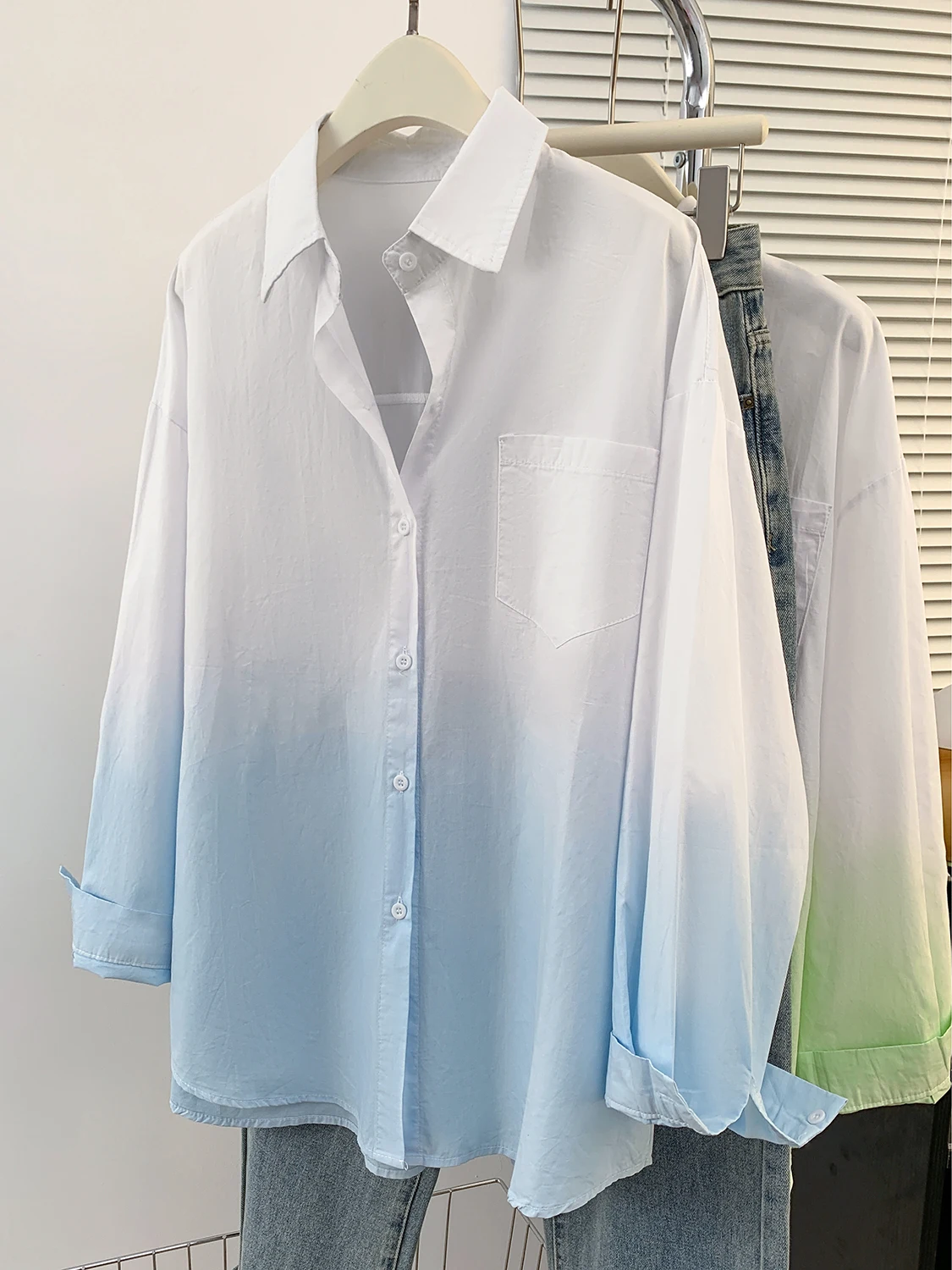 

Artistic Gradient Cotton Blend Women's Shirt Korean Style Loose Casual Lightweight Spring Fashion Ladies' Collar Button up