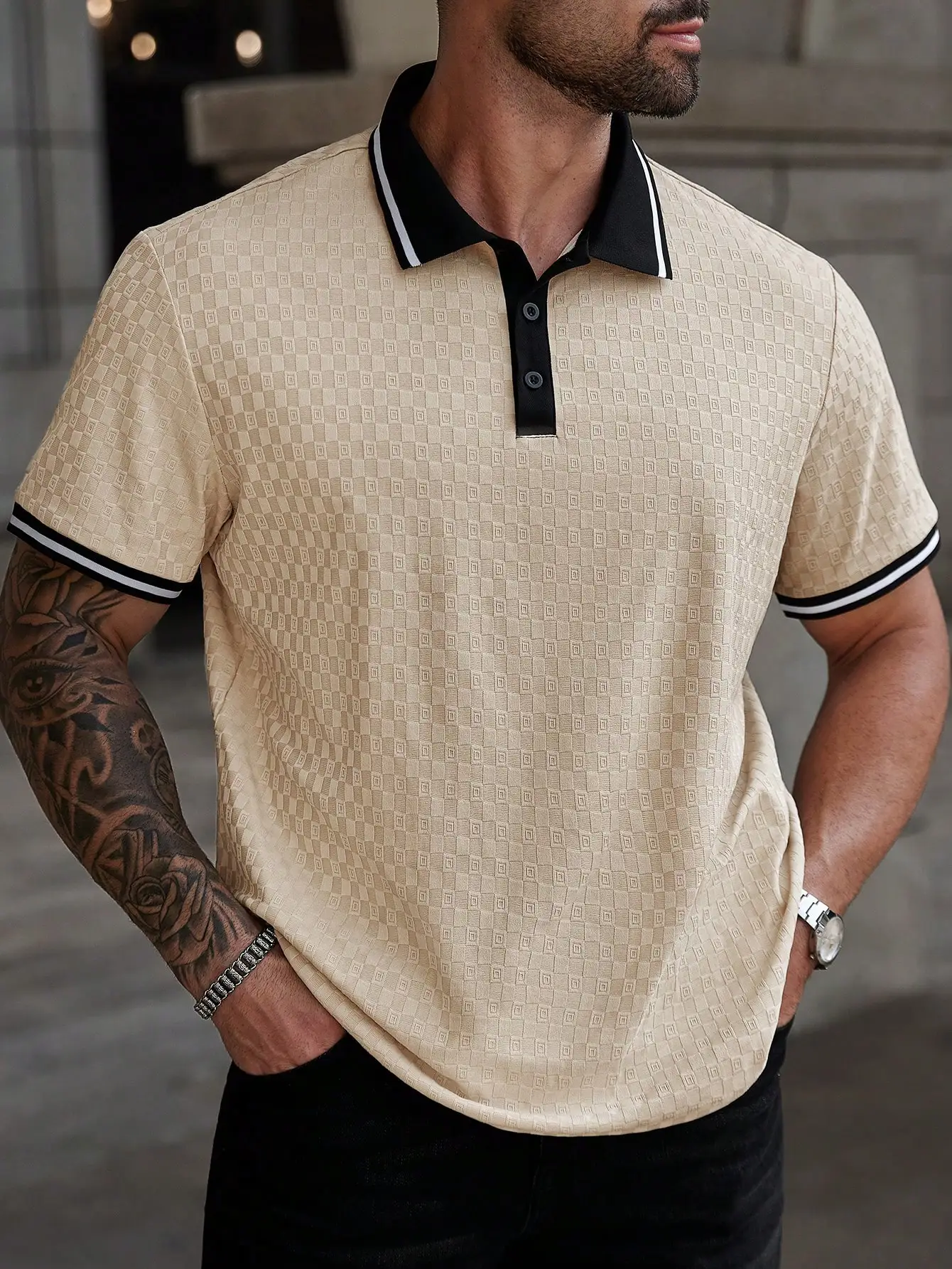 

Beige Geometric Pattern Men's Short Sleeve Polo Shirt with Contrast Collar
