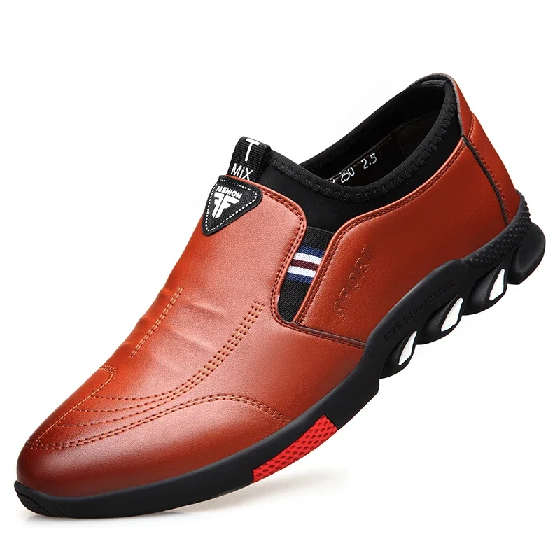 Sapatos masculinos de couro, de sola macia, sapatos casuais de negócios antiderrapantes, calçados de moda que combina com tudo, novos, primavera, outono