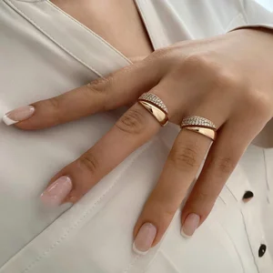 2024 NWE Acero inoxidable ANILLAS DE GOLD SOLLE SOLLE PARA MUJER Piedra natural con incrustaciones en el anillo de textura de metal hueco joyas modernas 10 Mejores ventas Mujer de ring Pinky - №10