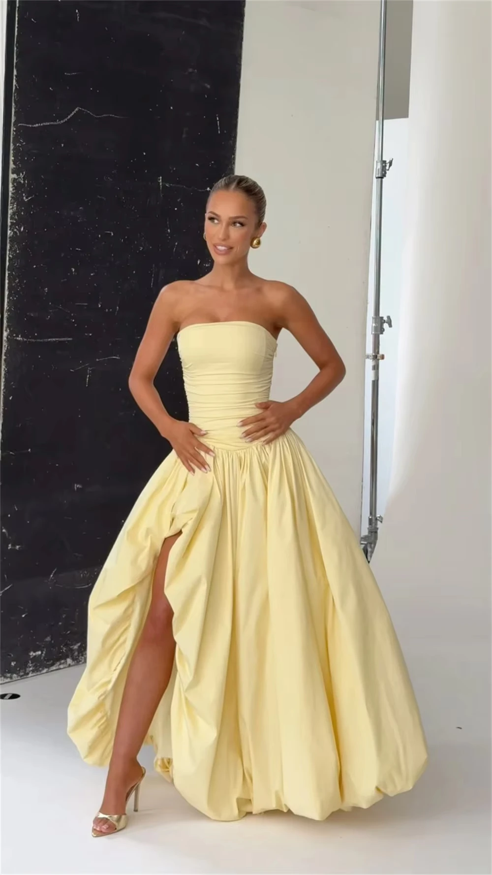 Marissa linha a vestidos midi para ocasiões especiais vestido de noite feito sob encomenda com pedras e cristais de luxo fora do ombro amarelo