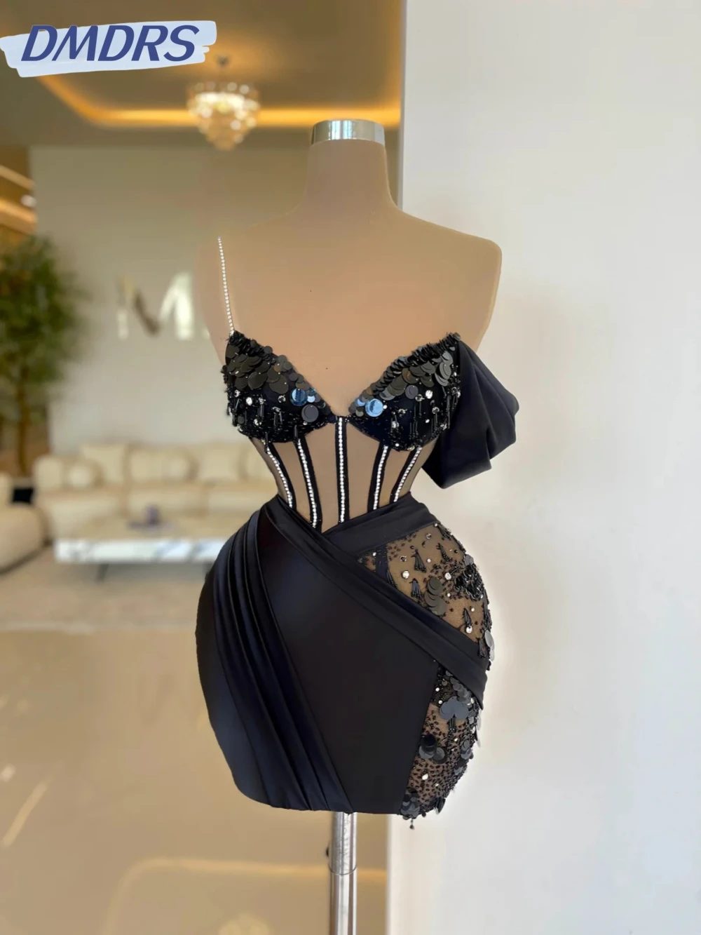 

Stunning Sequined Beads Mini Homecoming Dresses Black Off Shoulder Cocktail Gown Customized V-neck Evening Dress For Women