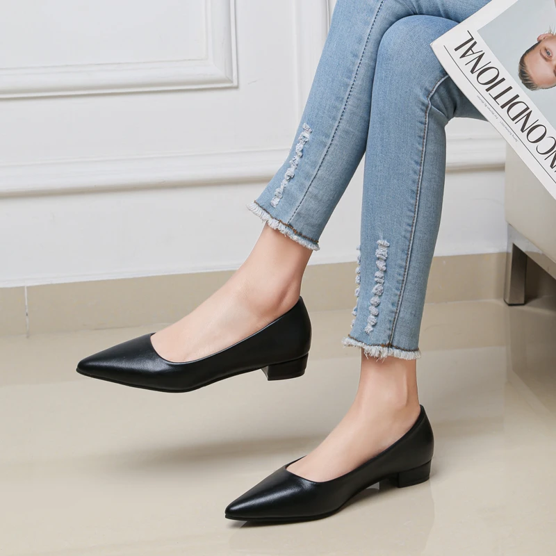 Primavera e autunno 2023 nuove donne professionali semplici tinta unita punta a punta punta poco profonda tacco quadrato scarpe moda tacco basso