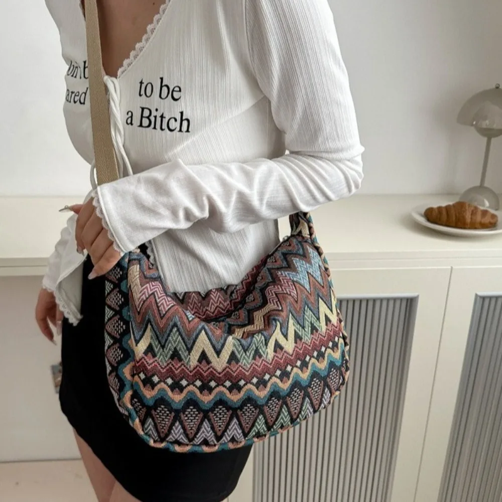 Large Capacity Ethnic Style Crossbody Bags Canvas Handbag Wave Shoulder Bag Dumplings Bag Embroidered Bohemian Tote Bag College