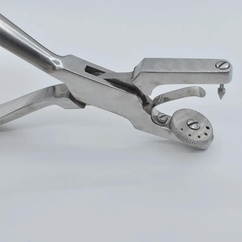 

Набор инструментов для дентальной дампинг-системы: Ортодонтический материал, дампинг-пластинки, дырокол для дампинг-пластин, набор для перфорации резинового дампа, хирургический инструмент