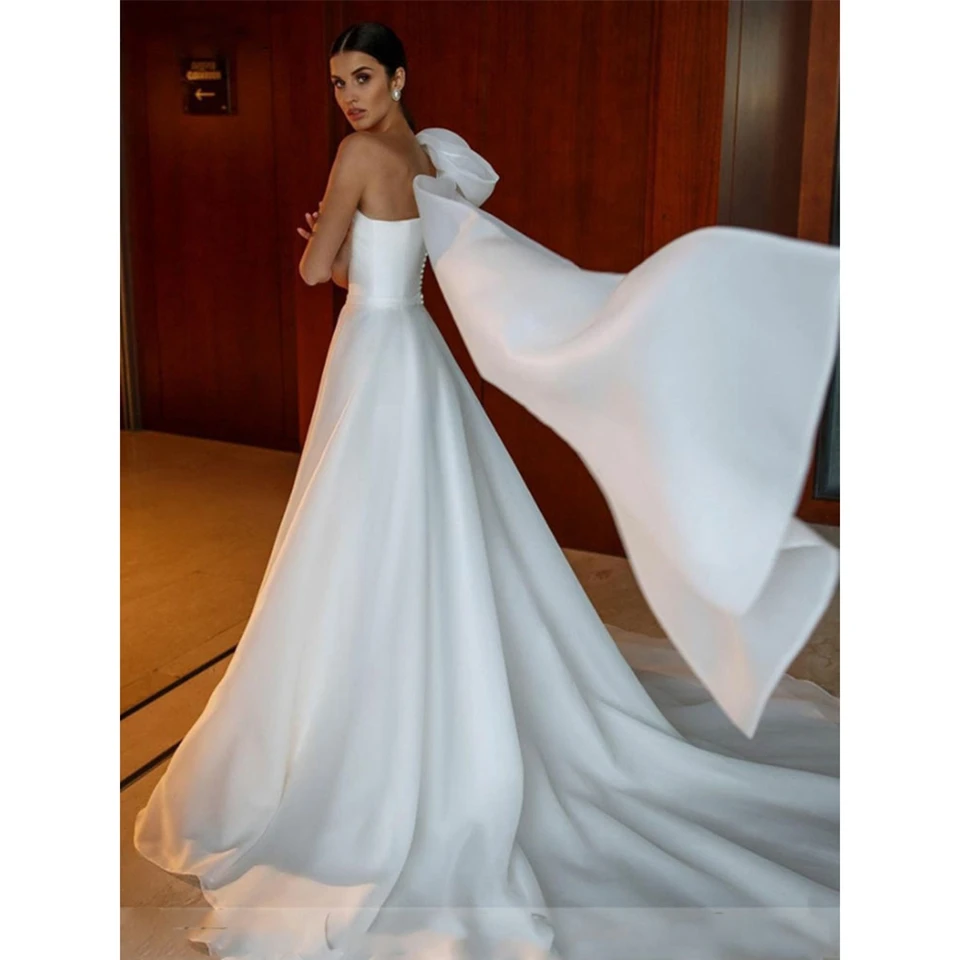 Simple White Bow One-Shoulder Wedding Dress 2025 A-Line Floor Length Sweep Train Tulle Organza Zipper Custom Made Bridal Gown