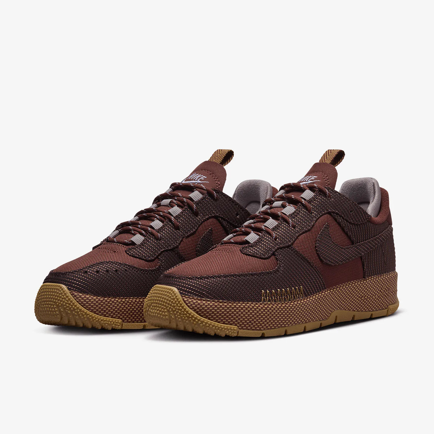 Nike Air Force 1 Wild أحذية رياضية منخفضة الجودة للجنسين أحمر محمر-بني ريترو أحذية رياضية كاجوال للرجال والنساء مضادة للانزلاق متينة FB2348-202