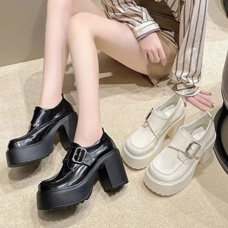 2024 Hot Koop Dames Schoenen Gesp Vrouwen Hoge Hakken Mode Ronde Neus Jurk Pompen Vrouwen Hoge Kwaliteit Solid Platform hakken