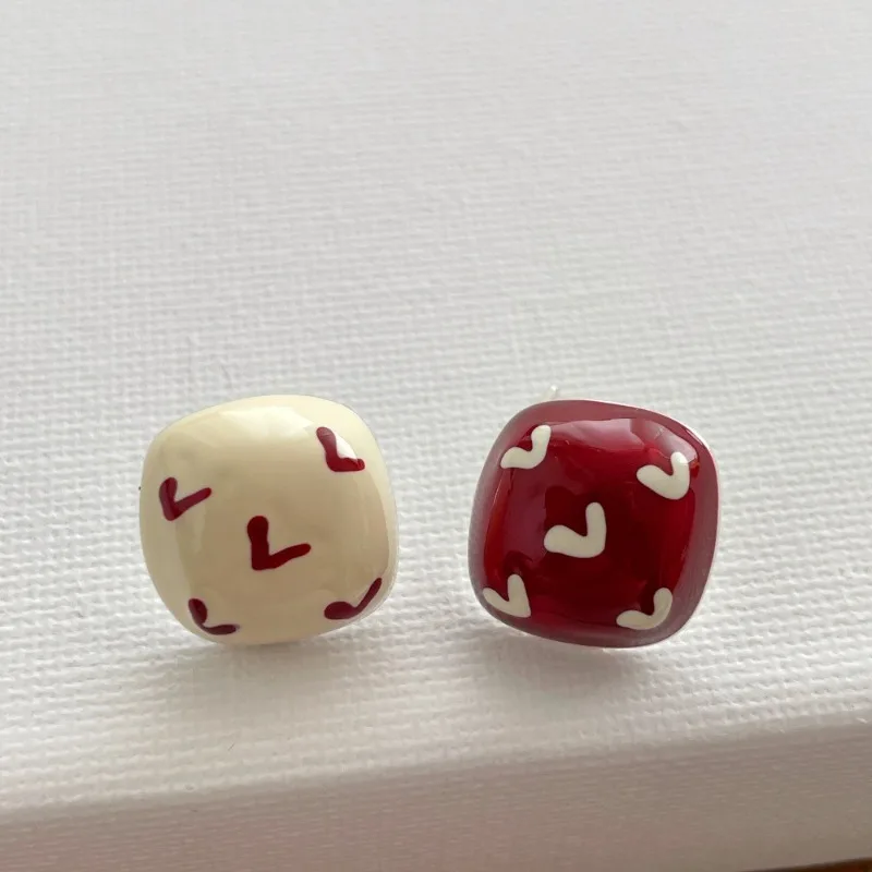 

Minar Sweet Contrast Color Enamel C Shaped Heart Asymmetric Square Geometric Stud Earrings for Women Wholesale Casual Jewelry