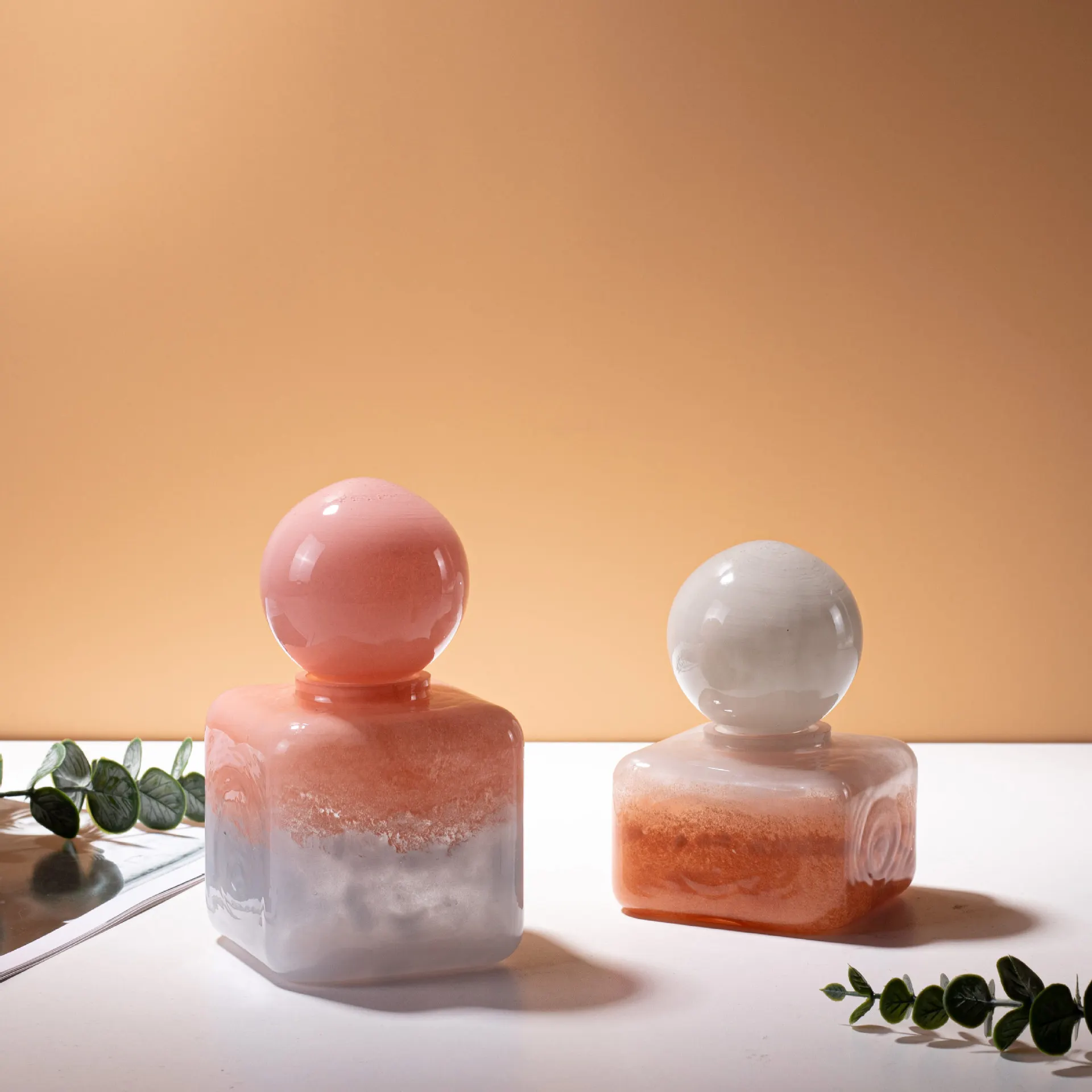 Glass Vase Aroma Diffuser Bottle with Lid Geometric Circular Lid Store Perfume Bottles Gradient Glass Pot Home Decoration