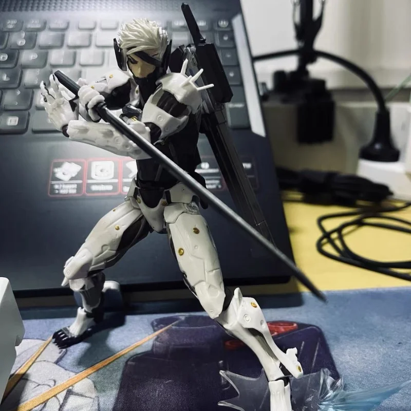 Yamaguchi Style Alloy Equipment Mgs Thunderbolt Snake Uncle Raiden Rise Movable Model Figurine Decoration Ornament Gift