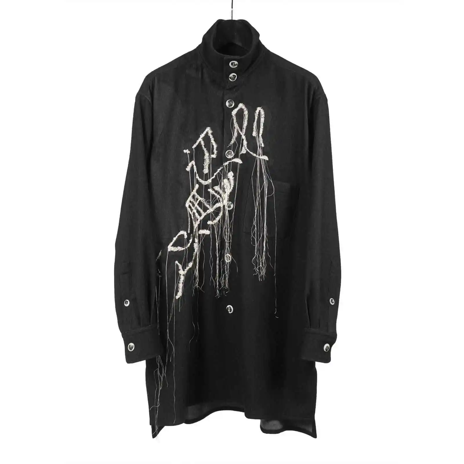 

Оригинальный дизайн темных, нишевых вязаных кардиганов и свободных пальто с вышивкой TOP-YAMAMOTO для мужчин и женщин.