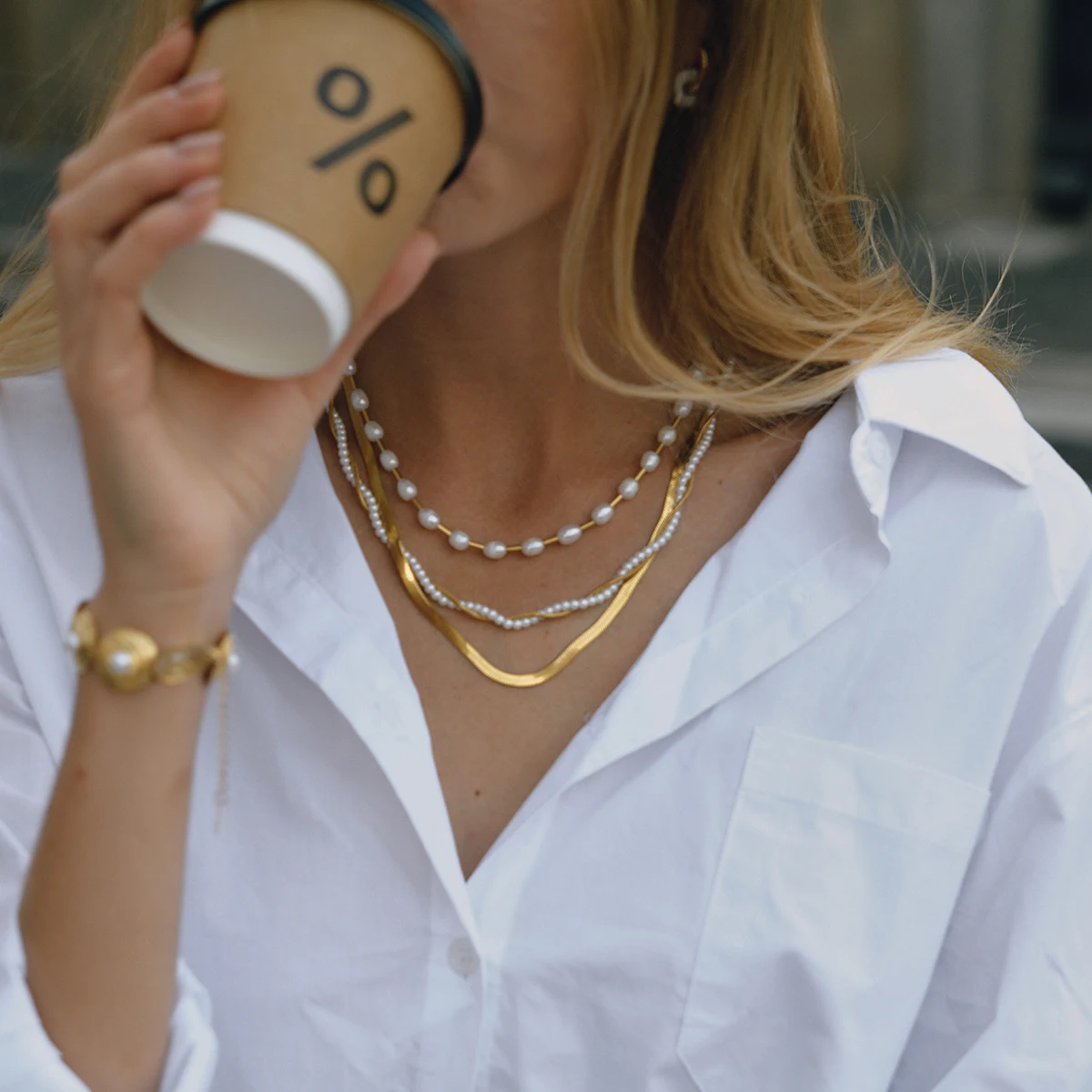 

AIKOER Fashion Elegant 18K Gold Color Plated Stainless Steel Round Pearl Snake Bone Chain Wrapped Necklace Women's Jewelry