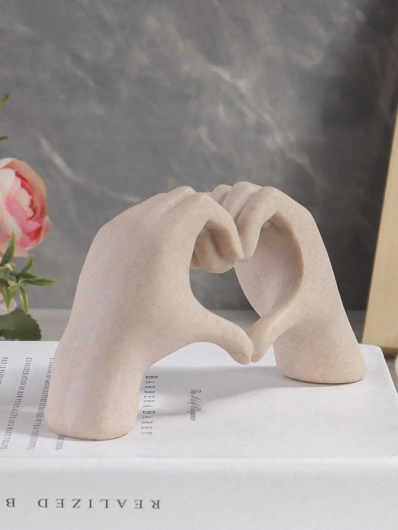 1pc Resin Heart Gesture Decorative Ornament