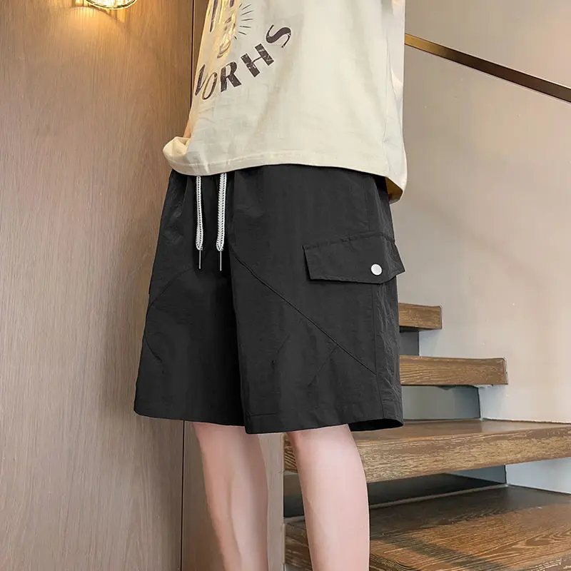 Pantaloni corti da uomo Pantaloncini cargo Bermuda da uomo neri larghi comodi Estate 2025 Moda Street Style giapponese Nylon largo
