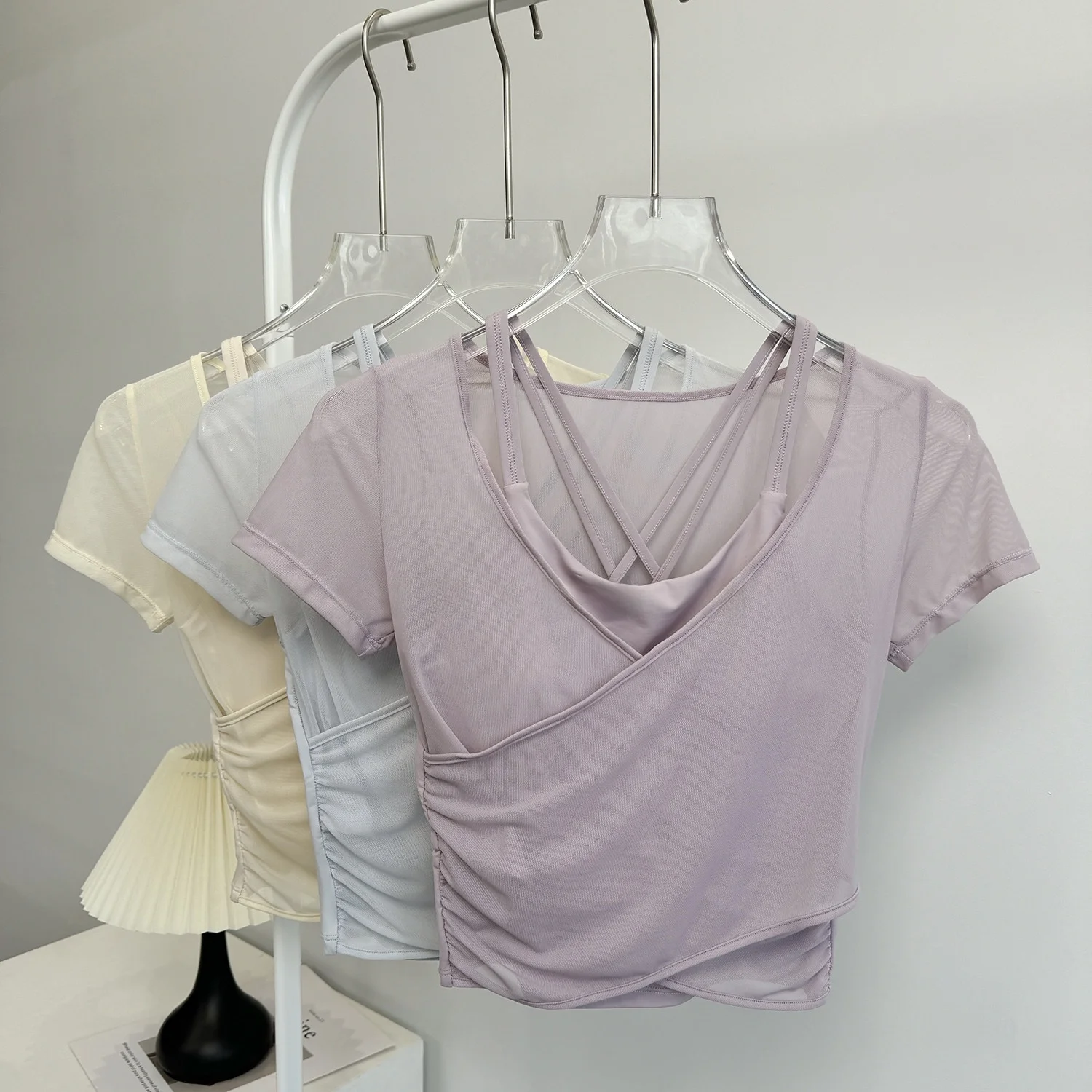 Summer Beautiful Yoga Slimming Short Sleeve Women's Professional Pilates Training Fitness Sports Top with Chest Pad