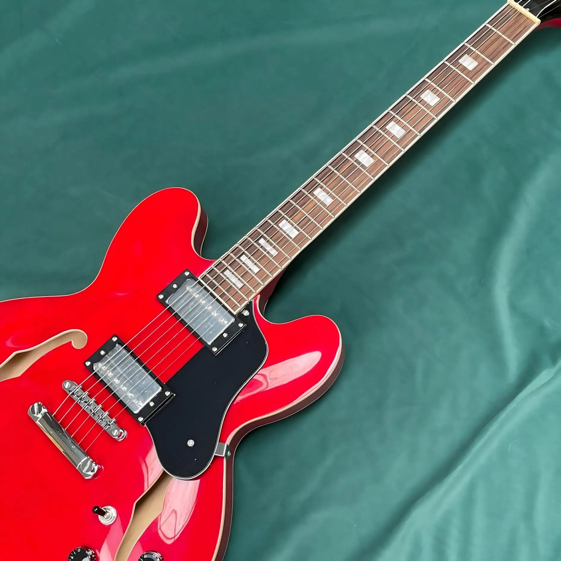 Semi Hollow Electric Guitar, Bright Red Gloss, F Holes, Dual Closed HH Pickups, 2V2T, Fixed Chrome Bridge, Jazz Blues Rock