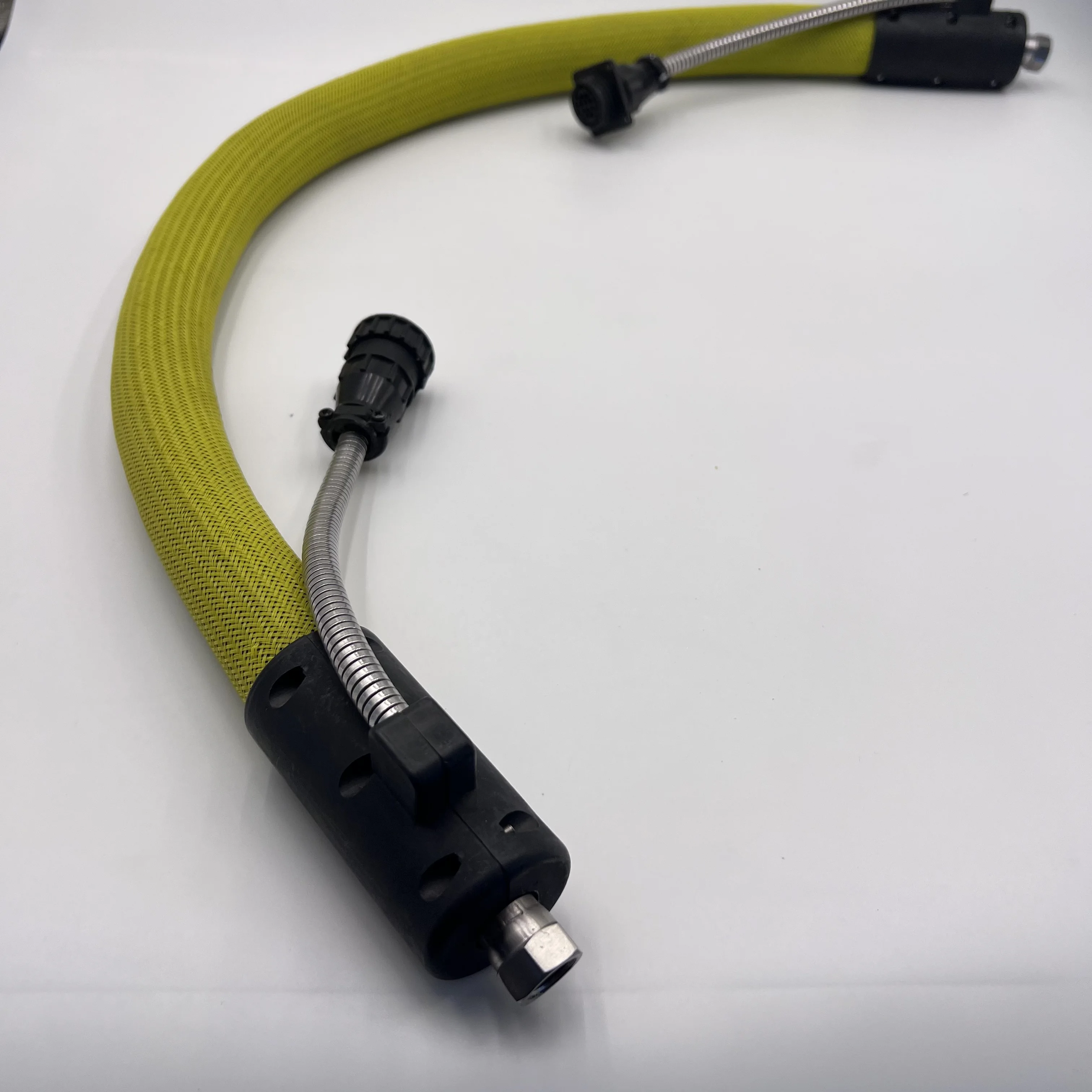 Safe Reliable 6mm Hot Melt Adhesive Supply Hose High Insulation (60~+260) for Building Material Bonding Production Cutting