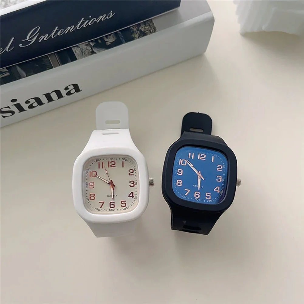 Fashion Square Quartz Digital Dial Casual Wrist Watches Rubber Strap Fashionable Clock Waterproof Wristwatch for Women