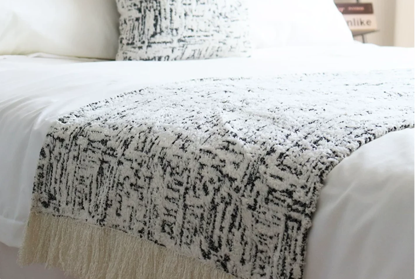 European Minimalist Geometric Velvet Jacquard Runner Mat  Bed Tail Towel for Home stays and Hotels