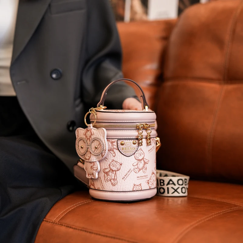 

Beibaobao 2025 Новая цилиндрическая сумка большой емкости, сумка-ведро через плечо, универсальная повседневная сумка в мультяшном стиле