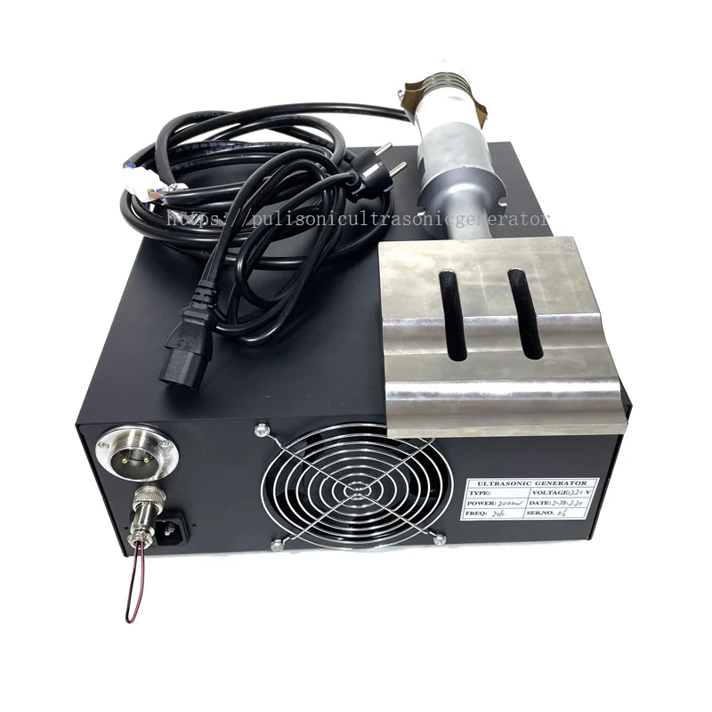 Industrial Welding Machine Titaniuam Alloy Horn And Ultrasonic Power Supply Piezoelectric Transducer 20KHZ