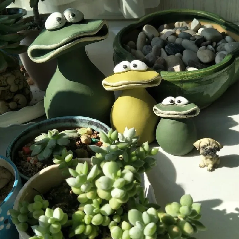 

1Pcs Cute Big Mouth Interesting Frog Famliy Indoor Outdoor Decoration Suitable for Garden Aquarium Flower Pots Living Room Decor