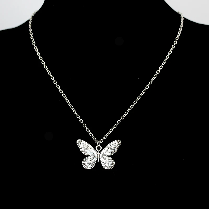 Retro Metal Big Butterfly Pendant Choker Chain Necklace for Women Silver Color Christmas Birthday Jewelry Girl Gift