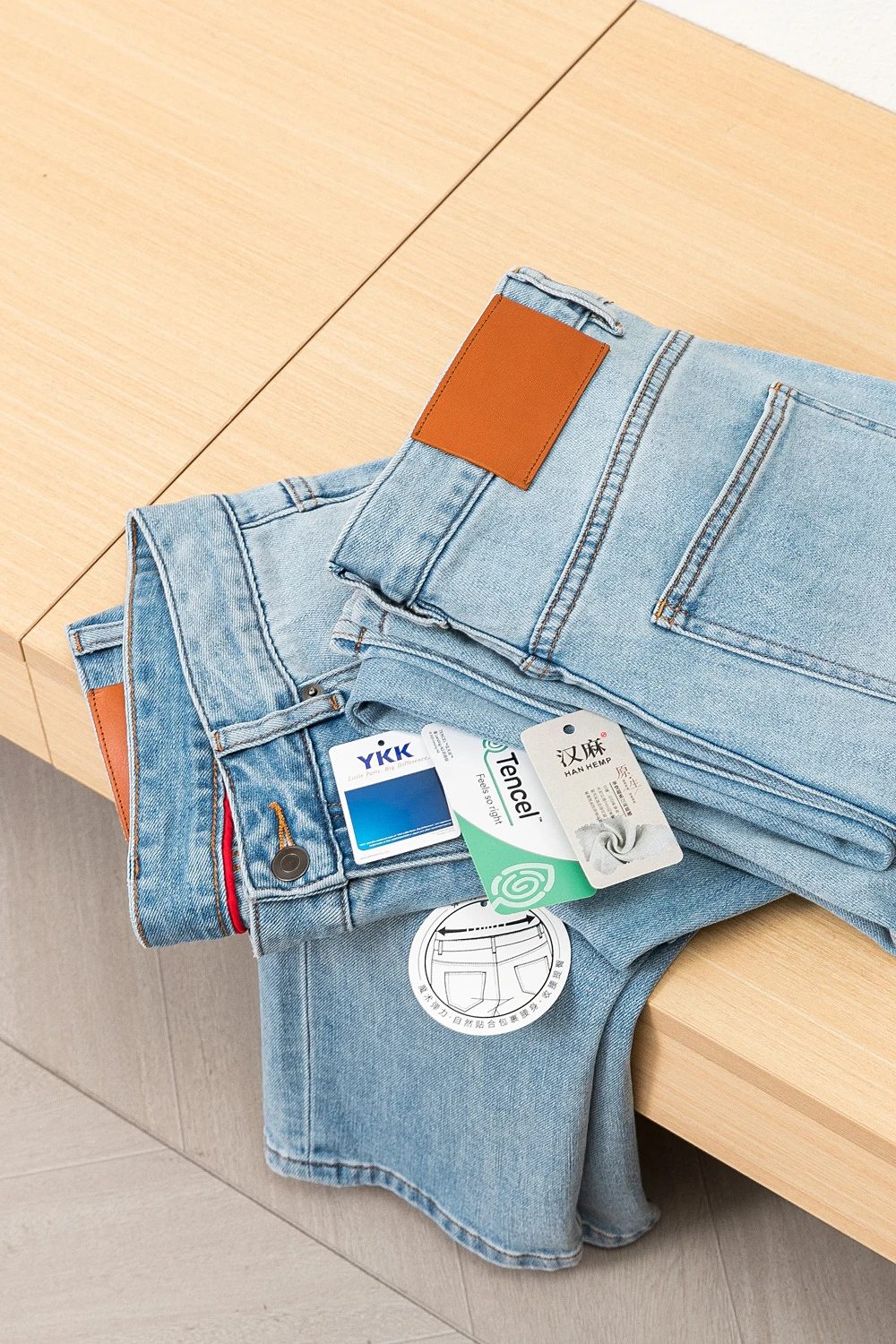 جينز رجالي فضفاض من الكتان مريح لصيف 2024 بأسلوب حضري عصري عالي المرونة يمتص الرطوبة