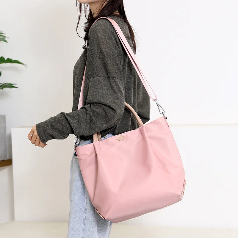 Leisure versatile handbag for autumn and winter, new high-capacity short distance travel nylon shoulder bag, new crossbody bag