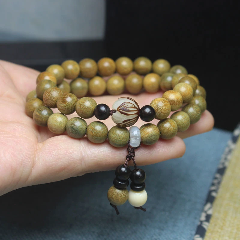 

Argentinian Green Sandalwood Lotus Bracelet with Double-Tassel Wooden Craft Jewelry for Men and Women
