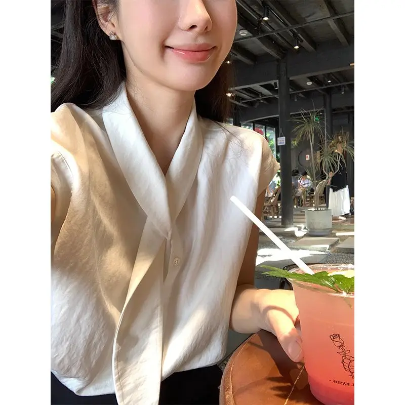 Elegant White  Collar Shirt Women's Summer Slim Fit Short Sleeve Fashionable Top Korean Style Commute Fashion Universal Size