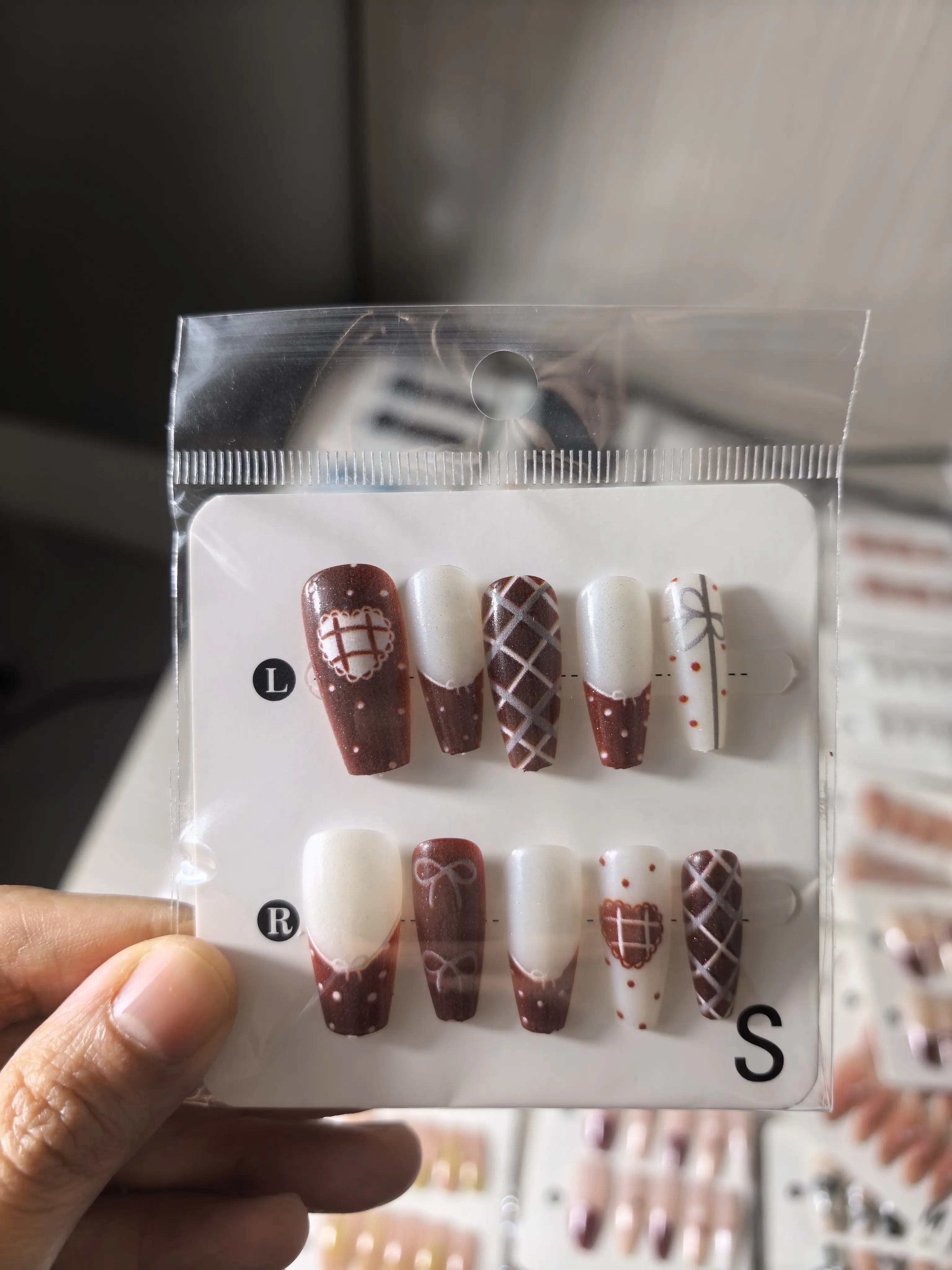 For press-on nails 40 sets S M Size random shipment
