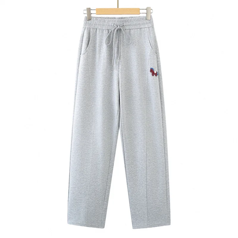 

Весенние повседневные брюки больших размеров для женщин 2026 года: эластичный пояс, прямой крой, спортивные штаны с нашивкой-пони, удобные брюки