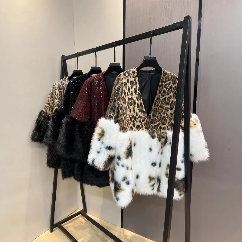 سترة شتوية ناعمة بطبعة الفهد لعام 2025 سترة فروي مرقعة بالترتر موضة فضفاضة Y2k ثلاثة أرباع الأكمام معطف فرو الثعلب الصناعي للنساء