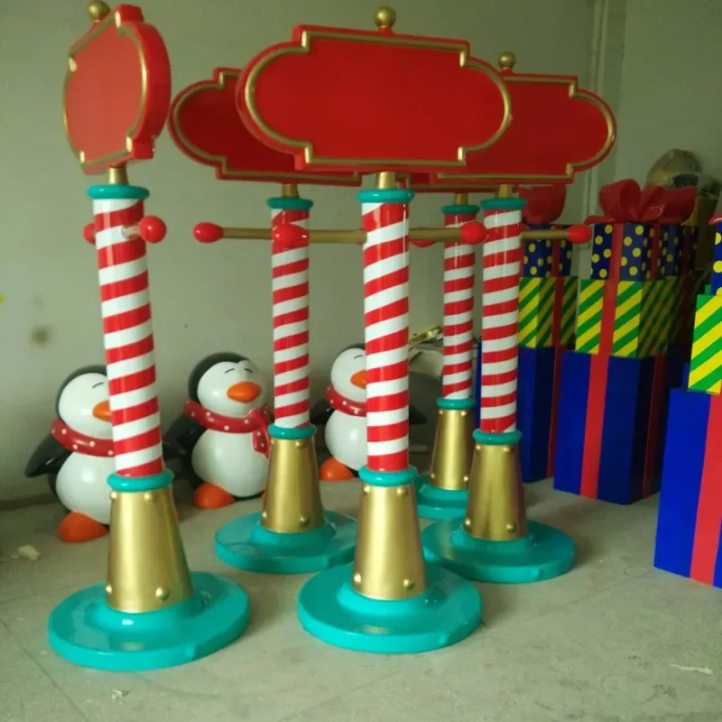 Outdoor Christmas decorations, commercial center, holiday entrance, North Pole sign
