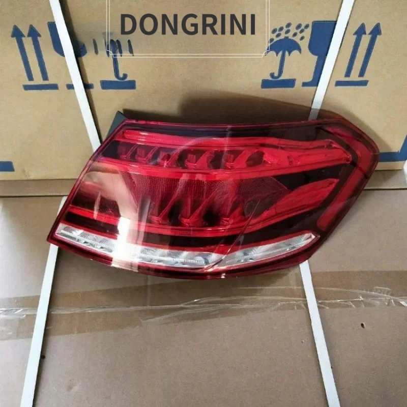

Car shoulder parts tail light/ lamp for BENZ W212/E 2009 OEM: 2129060103 2129060203