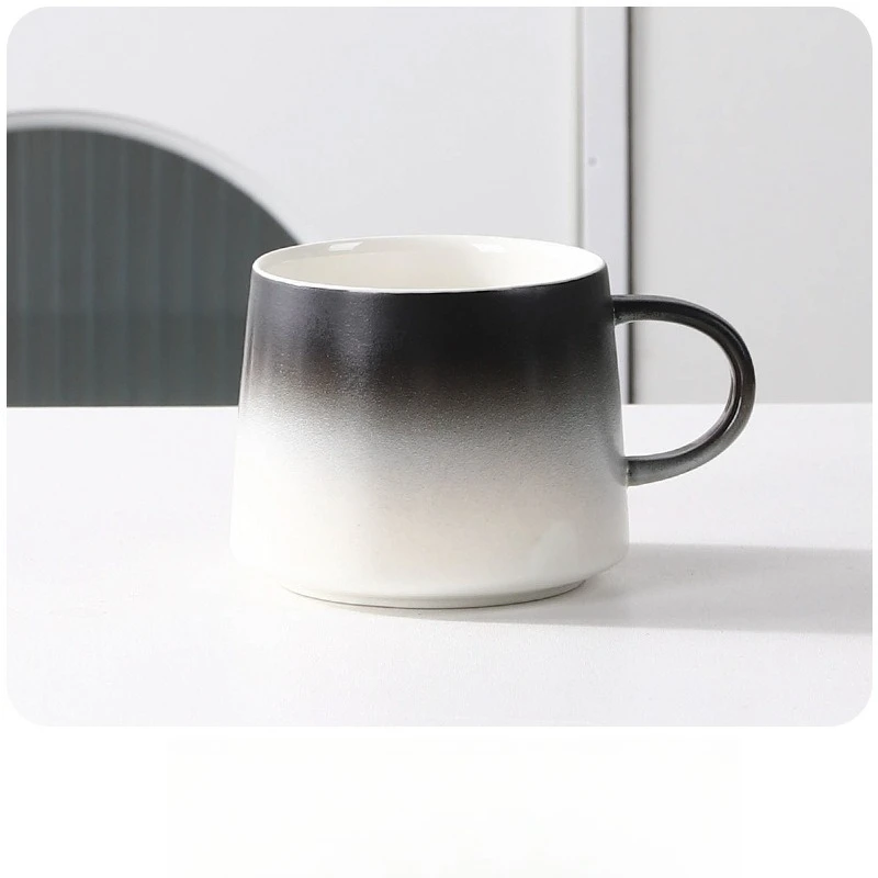 

Simple coffee cup with breakfast, high-end exquisite mug, Japanese retro black pottery business