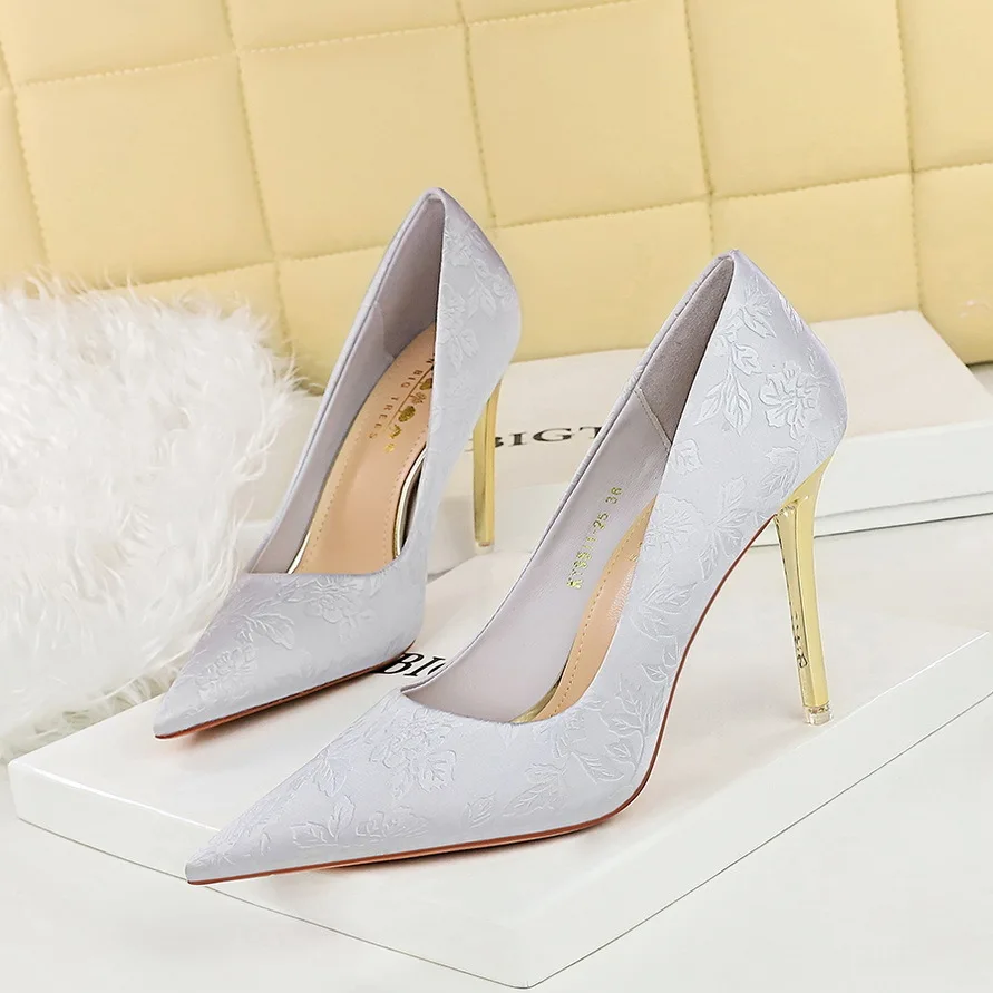 

Women's Shoes Slim Super Satin Shallow Mouth Pointed Toe Flower Print High Heels Single Women Pumps туфли женские женская обувь