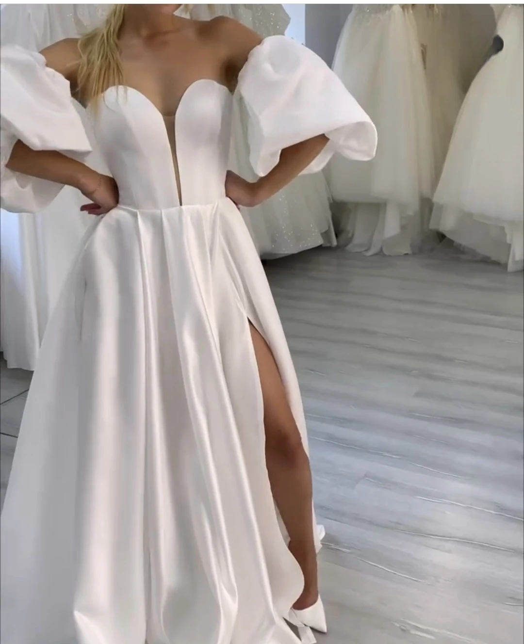 Vestido de Novia spacco laterale a-line maniche a sbuffo personalizza per misurare affascinante abito da sposa lunghezza del pavimento personalizza per le misure