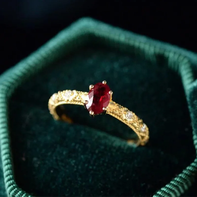 New 100% S925 silver gold-plated pigeon blood red oval 4 * 6 egg shaped ring women's French daily versatile wedding jewelry