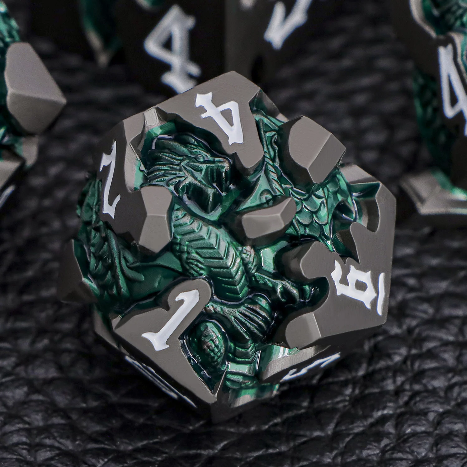 Набор из 7 металлических кубиков D20 для ролевых игр D&D, Pathfinder, Dungeon and Dragon, черно-синие многогранные кубики D6.