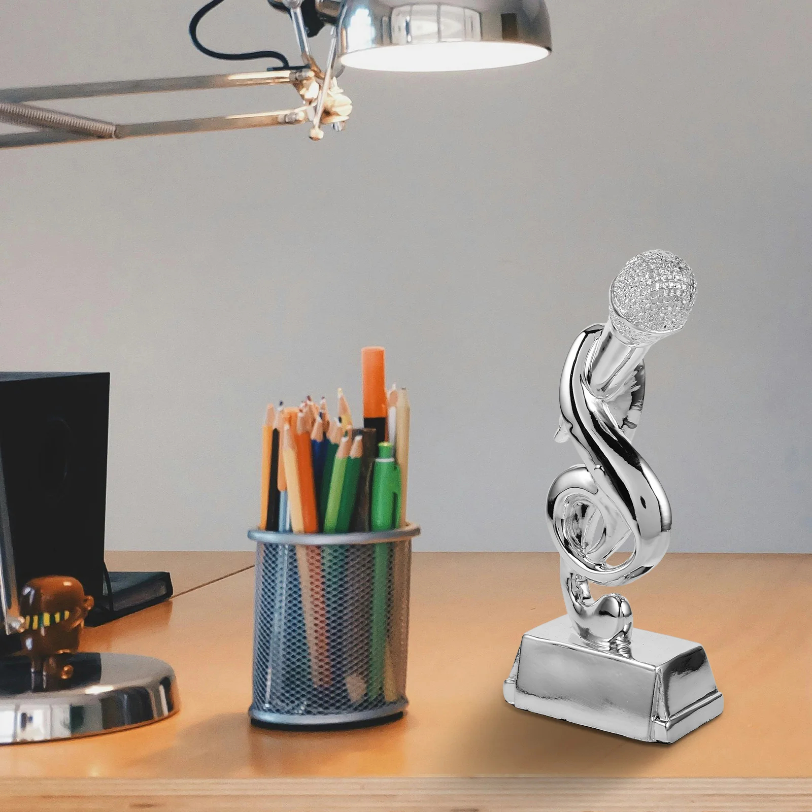 

Music Microphone Trophy Silver Singing Contest Karaoke Party Decorations For Singers Performance Achievement Bookshelf