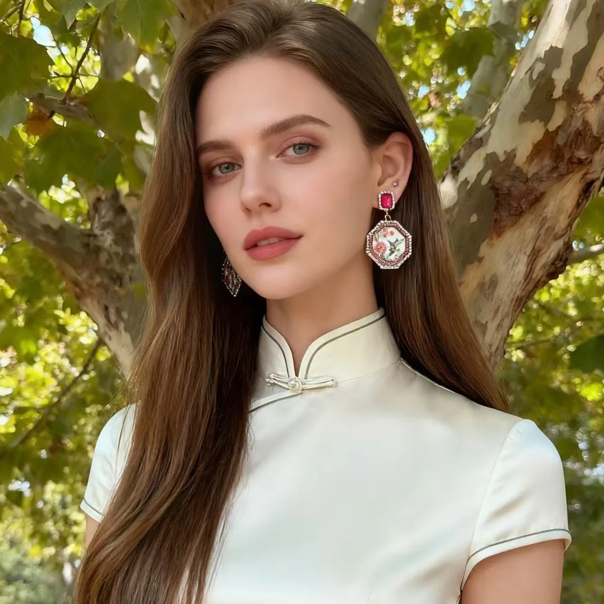 Retro exquisite high-end jewelry Birds and flowers light luxury leopard print pattern pendant alloy point diamond earrings