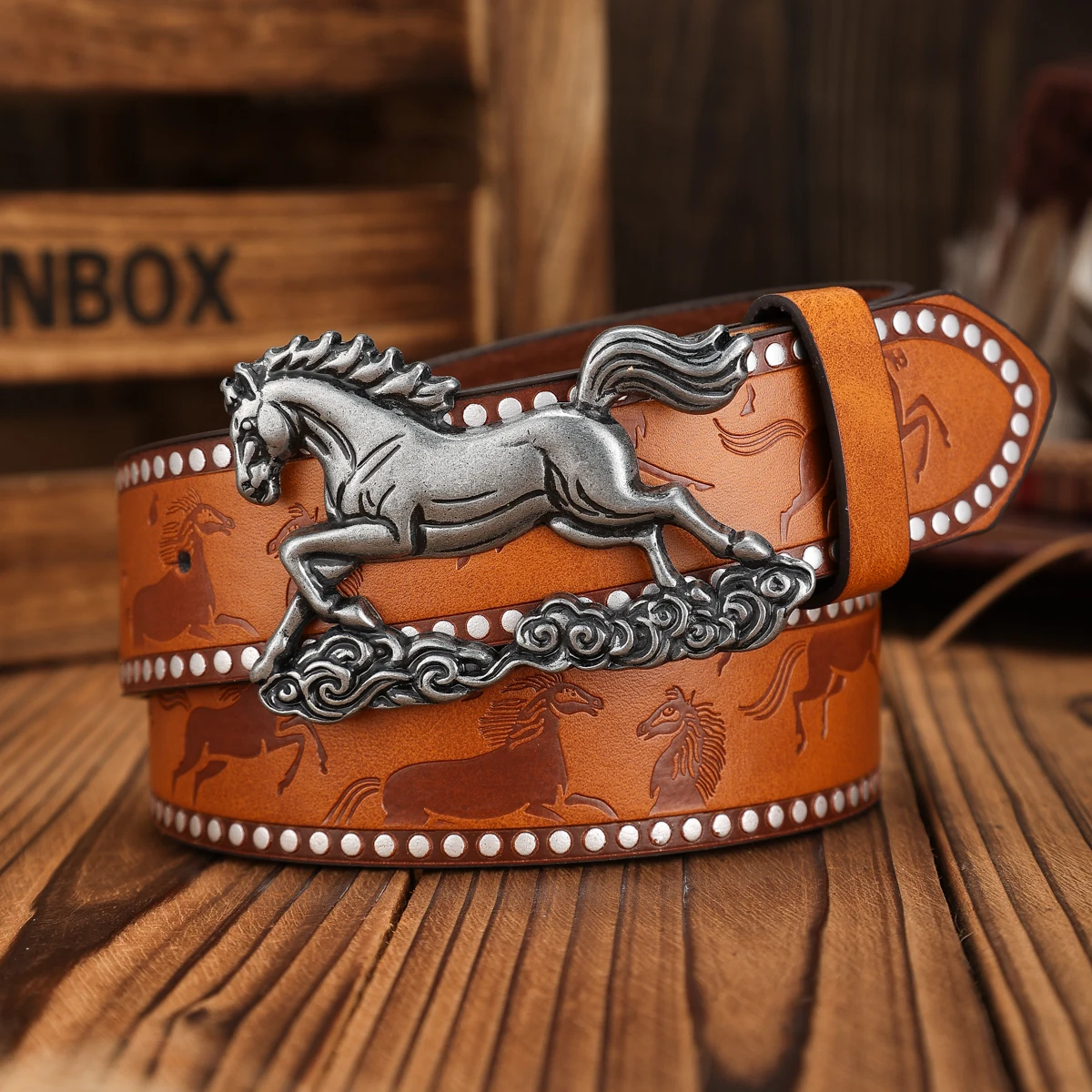 Ein PU-Gürtel für Damen und Herren, der den Stil von Western-Denim und Retro vereint, ist perfekt für alltägliche Freizeitausflüge. – Detail 6