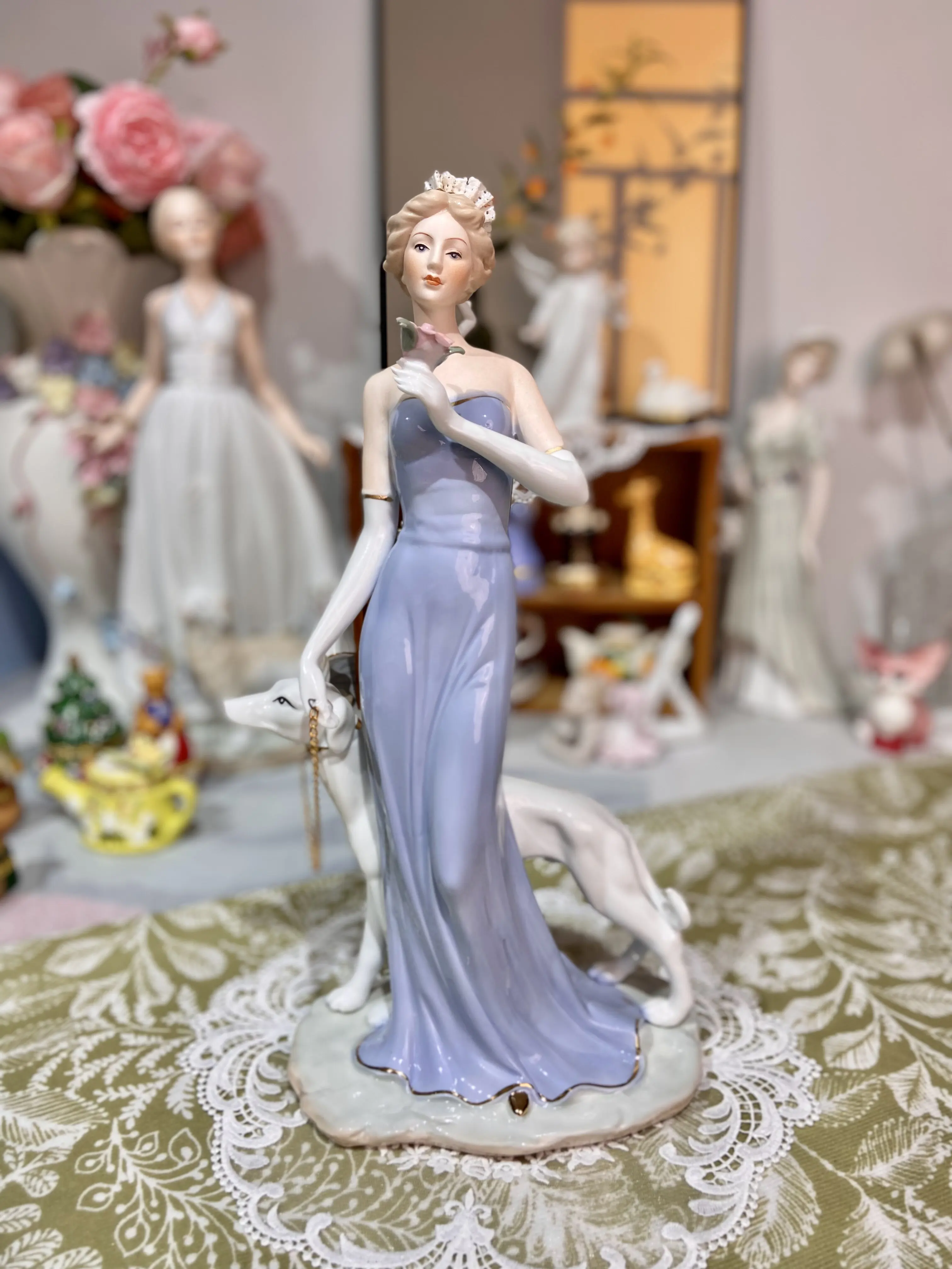

Modern European home simple character decoration living room wine cabinet ornament ceramic handicrafts birthday gift new