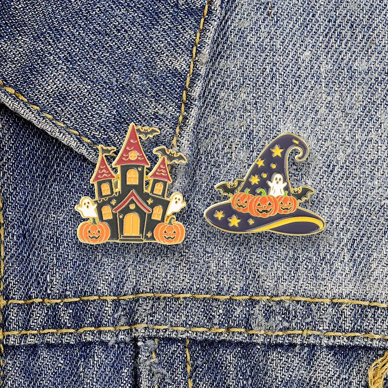 Spukhafte Geister-Kürbis-Fledermaus-Schloss-Emaille-Abzeichen, dunkle okkulte rosafarbene Hornkatze, Reversnadel, Halloween-Kostüm-Accessoire, Brosche – Detail 2