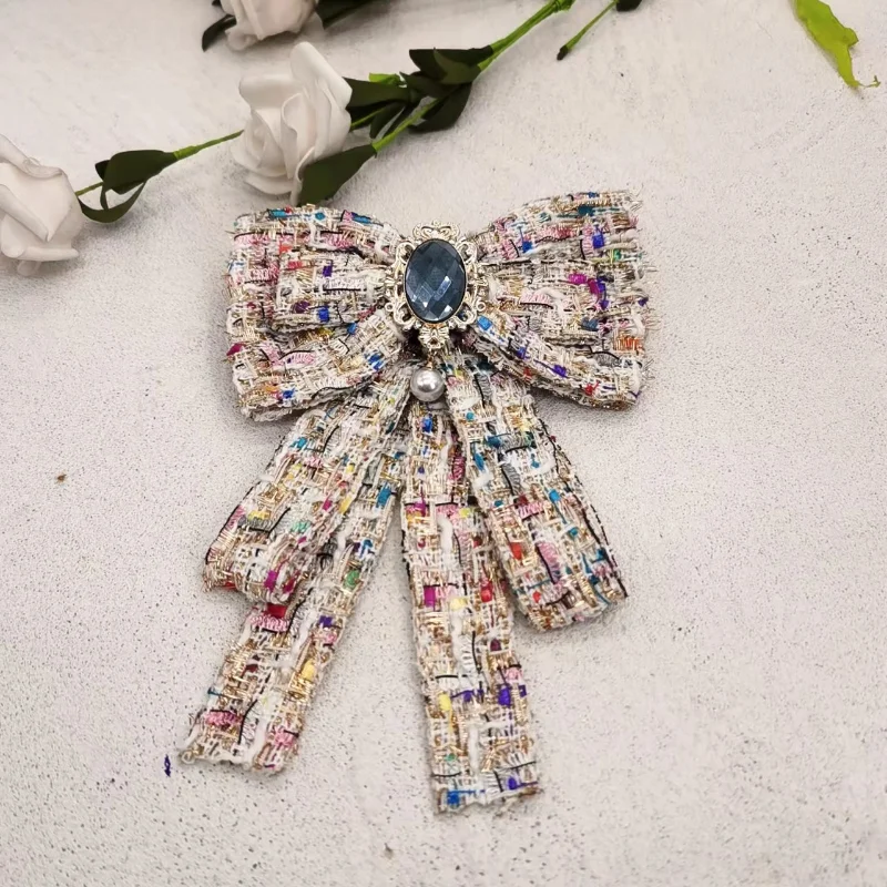 Retro Stoff Fliege Kristall Perle Broschen für Frauen Colth Art Bowknot Kragen Pins Luxulry Schmuck Hochzeit Party Abzeichen Geschenke – Detail 2
