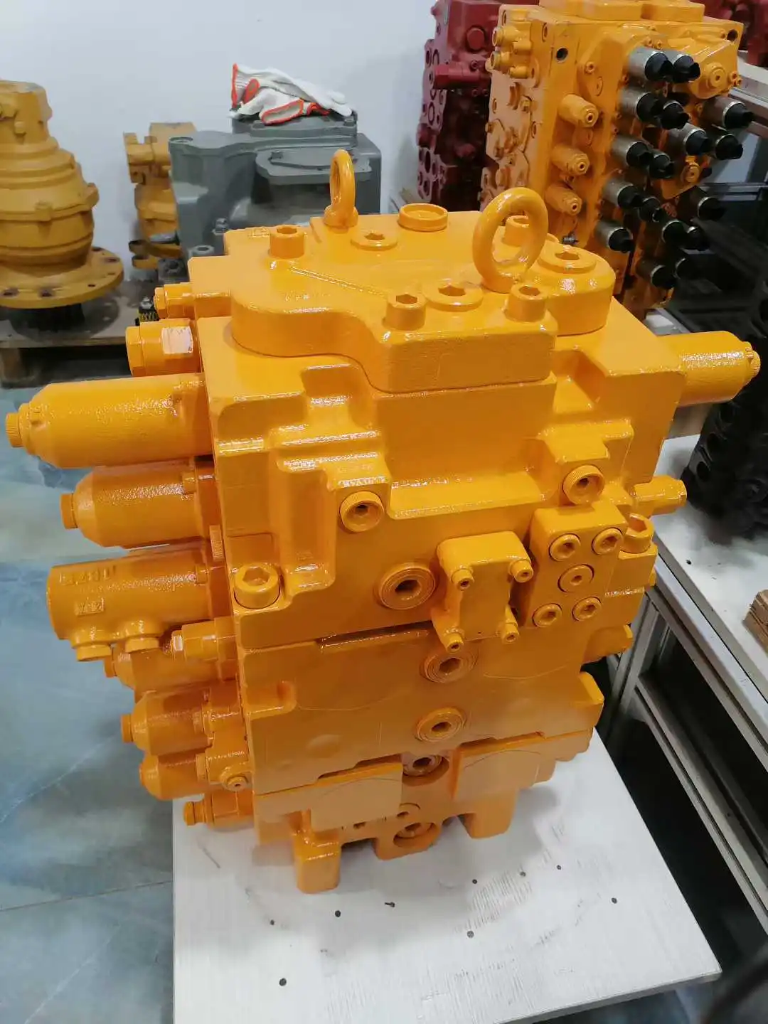 Excavator Hydraulic Distribution Valve KMX32NA Control Valve Assy KMX32 for Sany SY485 Digger Parts
